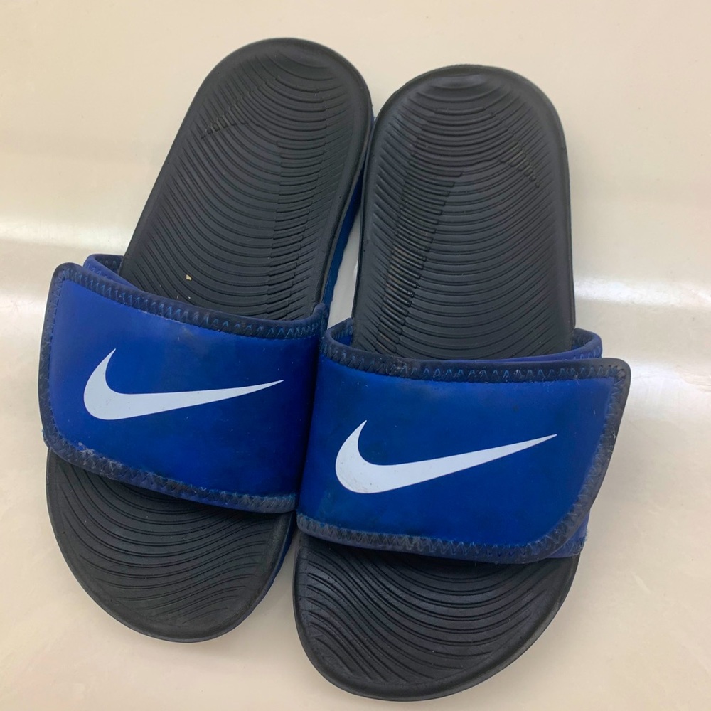 Nike slides